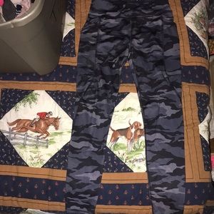 I’m selling these leggings